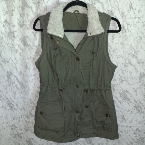 Olive Hooded Anorak Vest Sleeveless Sherpa Lined Womens Size Medium - Picture 1 of 9